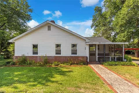 309 E Baker St, Pickens, SC 29671