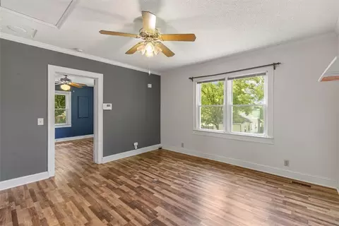 309 E Baker St, Pickens, SC 29671 photo 5