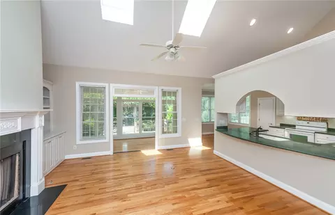 4001 Turnberry Loop, Seneca, SC 29678 photo 8