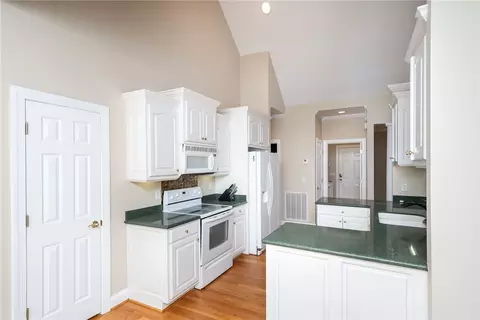 4001 Turnberry Loop, Seneca, SC 29678 photo 17