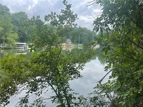 31 Evergreen Ridge Rd, Tamassee, SC 29686
