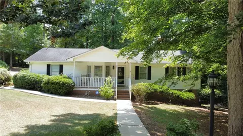 105 Randolph Dr, Iva, SC 29655
