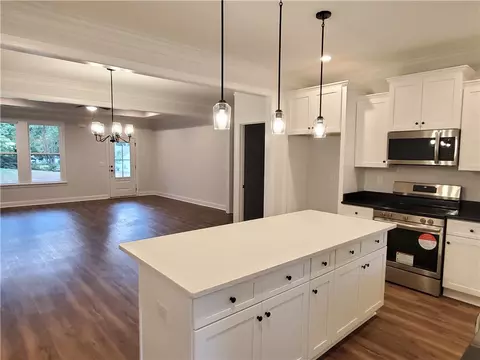 104 Coker Cir, Central, SC 29630 photo 3