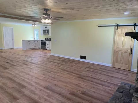 Living - 1024 Circle Rd, Easley, SC 29642 photo 3 of 5