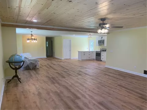 Living - 1024 Circle Rd, Easley, SC 29642 photo 5 of 5