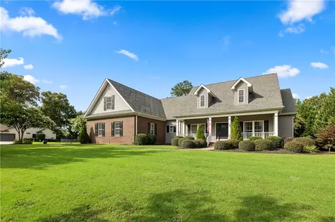 100 Scottlyn Ct, Piedmont, SC 29673