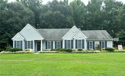 167 Rock Moss Dr, Williamston, SC 29697