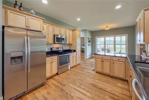 209 Setting Sun Ct, Seneca, SC 29672 photo 19