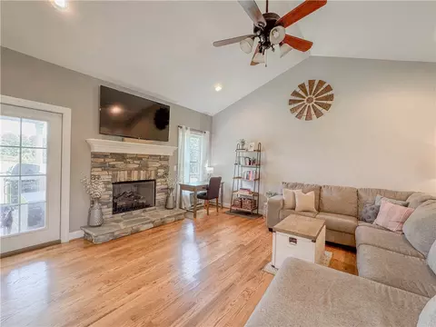 209 Setting Sun Ct, Seneca, SC 29672 photo 13