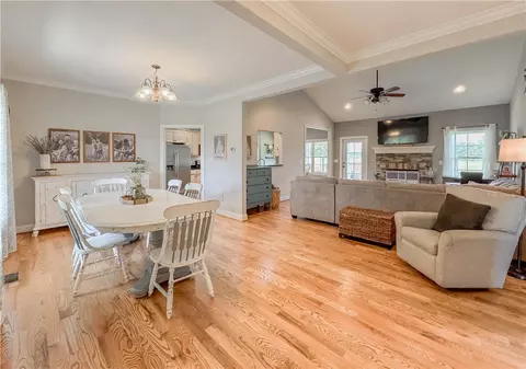 209 Setting Sun Ct, Seneca, SC 29672 photo 12