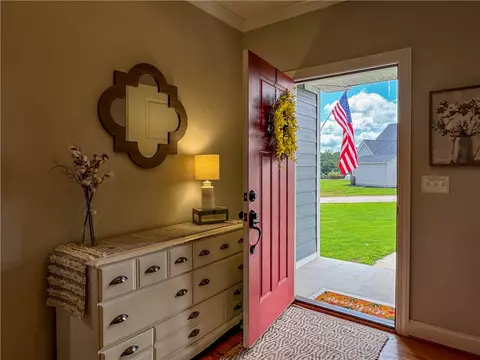 209 Setting Sun Ct, Seneca, SC 29672 photo 9