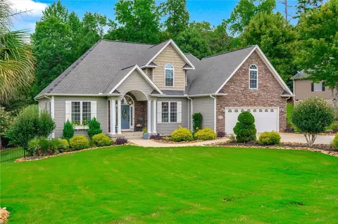 9065 Fairview Church Rd, Seneca, SC 29672