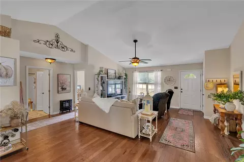 204 Rivers Edge, Easley, SC 29642 photo 5