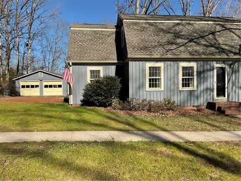 Exterior - 211 Heather Dr, Central, SC 29630 photo 7 of 7