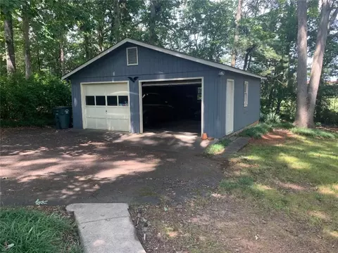 Exterior - 211 Heather Dr, Central, SC 29630 photo 4 of 7