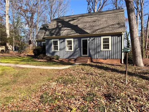 Exterior - 211 Heather Dr, Central, SC 29630 photo 1 of 7