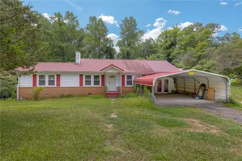 1133 Mile Creek Rd, Pickens, SC 29671