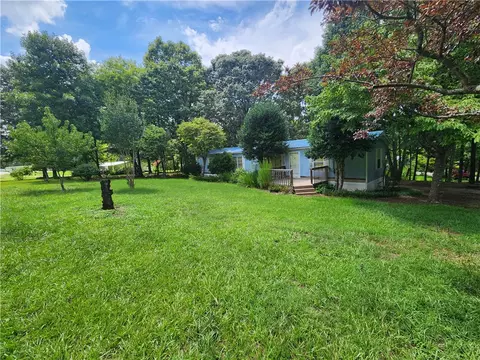 107 N Jamestowne Dr, Easley, SC 29640 photo 3