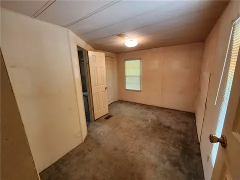 107 N Jamestowne Dr, Easley, SC 29640 photo 9