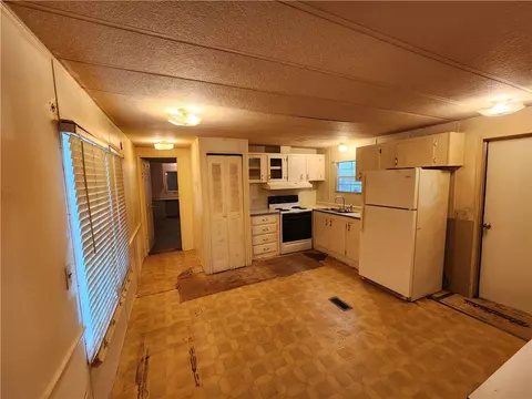 107 N Jamestowne Dr, Easley, SC 29640 photo 5
