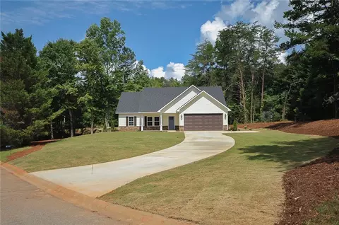 211 Valley Creek Dr, Walhalla, SC 29691