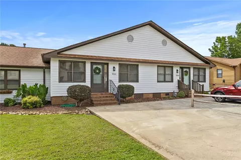 106 Sunningdale Ct #C, Easley, SC 29642