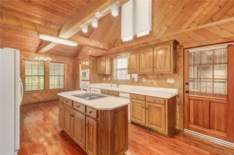 136 Hampton Rd, Easley, SC 29640 photo 8