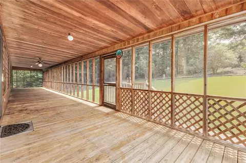 136 Hampton Rd, Easley, SC 29640 photo 17