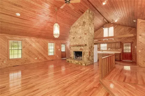 136 Hampton Rd, Easley, SC 29640 photo 2