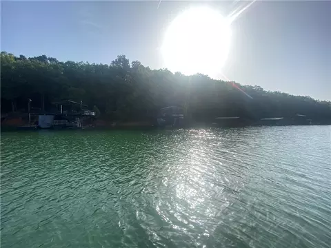 1476 Dobbs Lndg, Hartwell, GA 30643