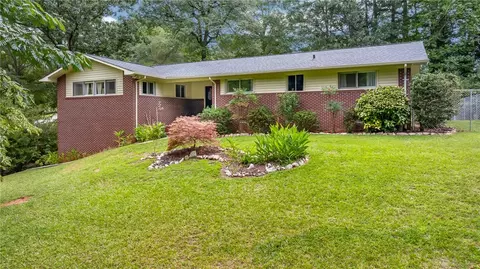 824 N Andover Dr, Walhalla, SC 29691
