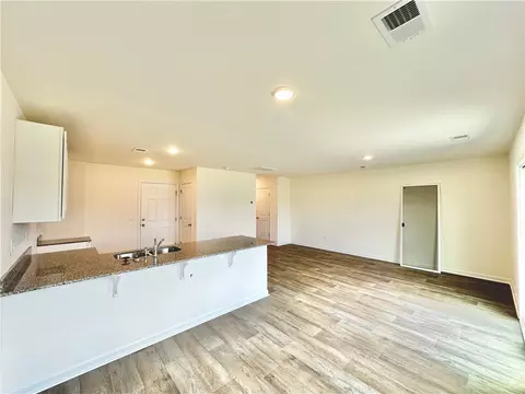 Living - 478 Seaborn Cir, Pendleton, SC 29670 photo 3 of 3