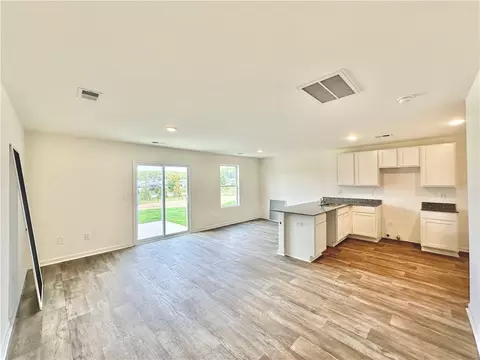 Living - 478 Seaborn Cir, Pendleton, SC 29670 photo 1 of 3