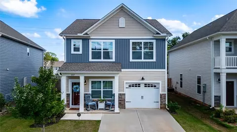 107 Highland Park Ct, Easley, SC 29642