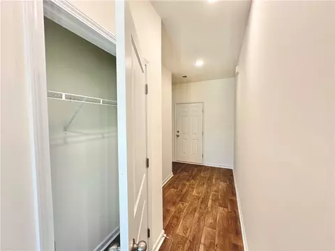 Entry Way - 476 Seaborn Cir, Pendleton, SC 29670 photo 2 of 5