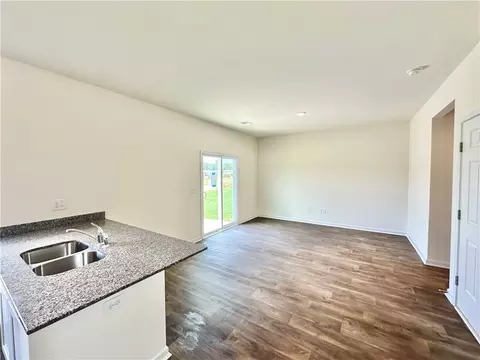 Living - 476 Seaborn Cir, Pendleton, SC 29670 photo 2 of 3