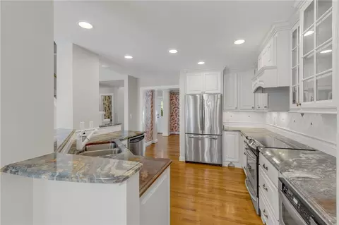 Kitchen - 148 Riverpoint Dr, Clemson, SC 29631 photo 2 of 2