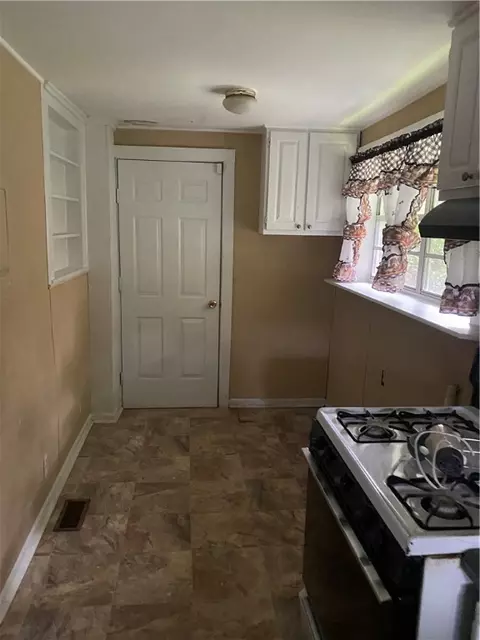 6 Georgia St, Honea Path, SC 29654 photo 4