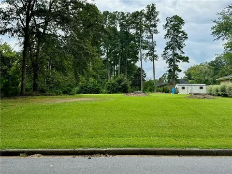 121 Sherwood Ln, Greenwood, SC 29649
