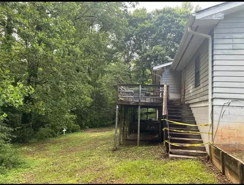 Exterior - 128 Wills Ct, Central, SC 29630 photo 3 of 5