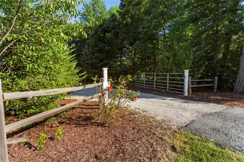 645 Sitton Mill Rd, Seneca, SC 29678 photo 4