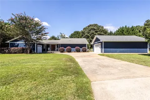 107 Old Village Dr, Anderson, SC 29621