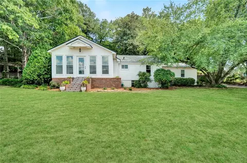 610 Wesleyan Dr, Central, SC 29630 photo 1