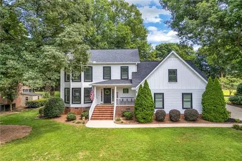 113 Glenbriar Ct, Simpsonville, SC 29681