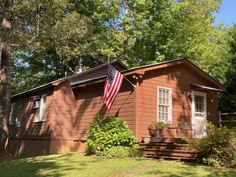 637 N Lake Dr, Salem, SC 29676