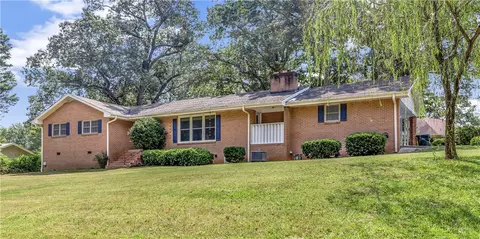 224 Earl Holcombe Dr, Westminster, SC 29693