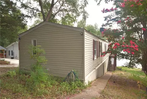 1260 Tugaloo Heights Cir, Fair Play, SC 29643