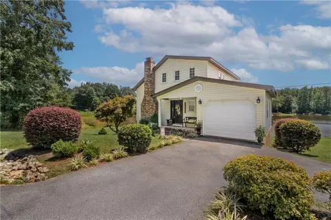 324 Bakerville Rd, Easley, SC 29642