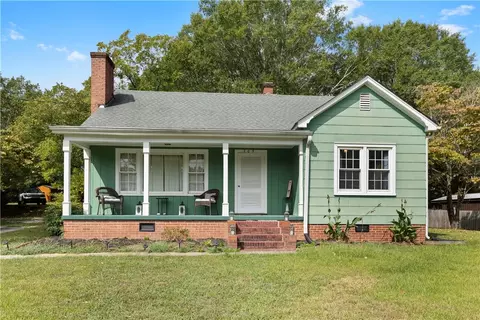 205 Doyle St, Westminster, SC 29693
