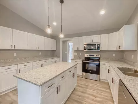 607 S Walnut St, Seneca, SC 29678 photo 12